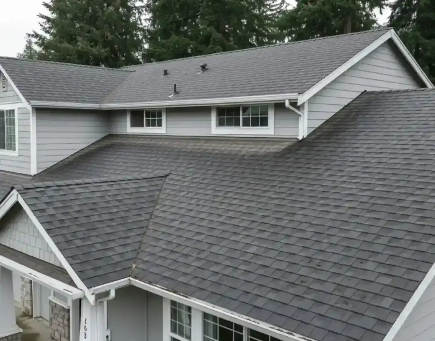 A well Cleaned roof after cleaning service by ORC Pros in east bay drive